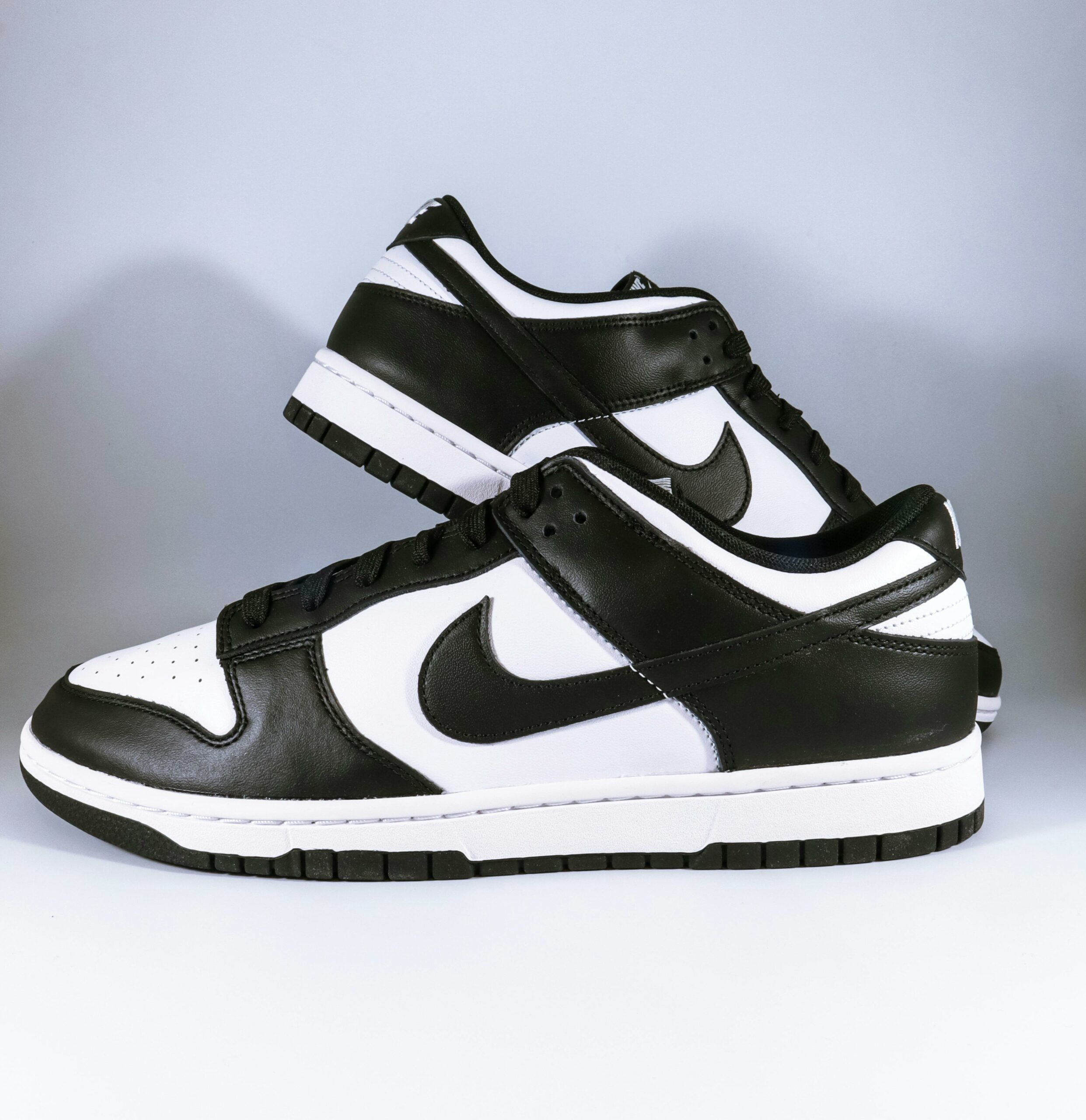 Baskets Nike Dunk Low Rétro "Panda" Blanches et Noires